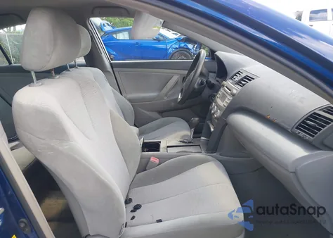 2010 Toyota Camry Le z USA, uszkodzony, nr VIN 4T4BF3EK7AR014945